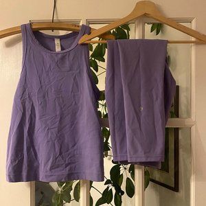 Lululemon dark lavender set, US 6